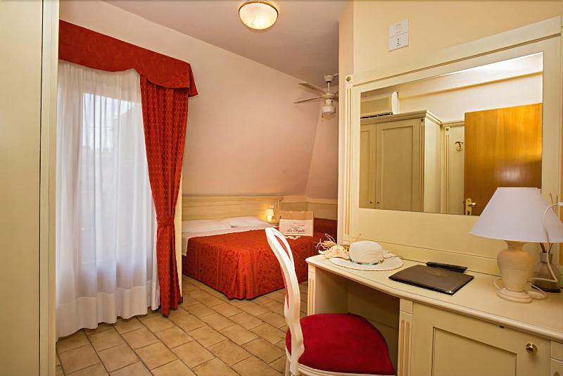 Hotel Lo Squalo Grottammare Exterior foto