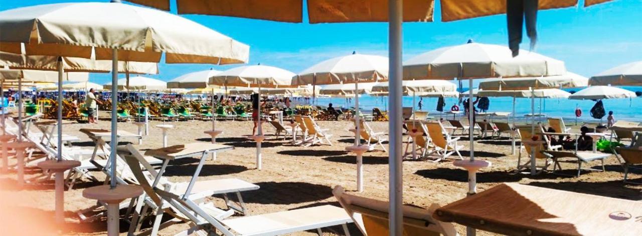 Hotel Lo Squalo Grottammare Exterior foto