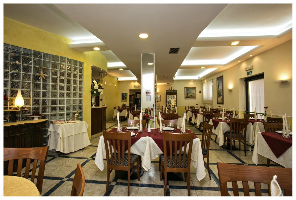 Hotel Lo Squalo Grottammare Exterior foto